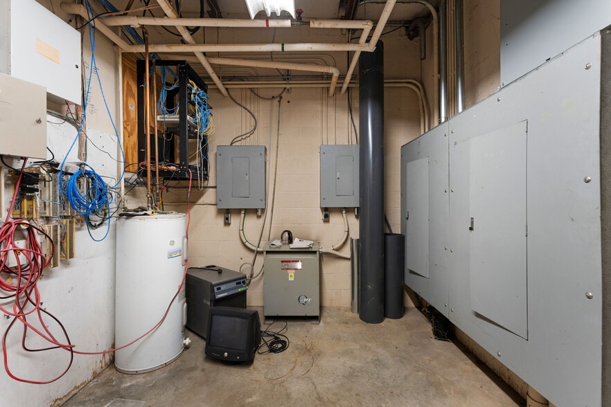 More Photos Of 112 Old Mill Rd, Cartersville Research And Development For Sale