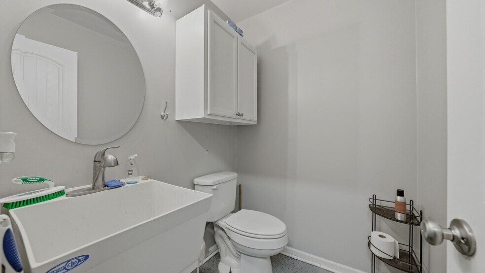 More Photos Of 2450 NW Lowenstein Dr, Lee's Summit Flex For Sale