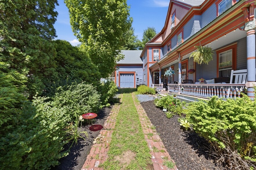 More Photos Of 8 Pleasant St, Plymouth Hospitality For Sale