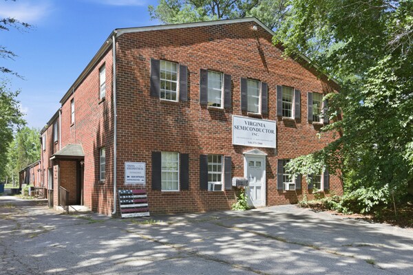 Primary Photo Of 1501 Powhatan St, Fredericksburg Flex For Sale