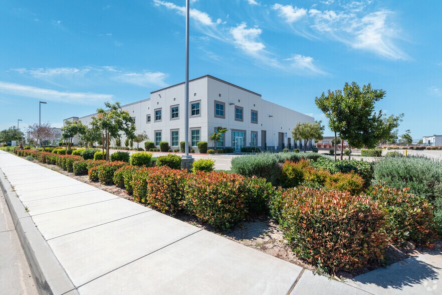 More Photos Of 1401 W Fairway Dr, Santa Maria Warehouse For Sale