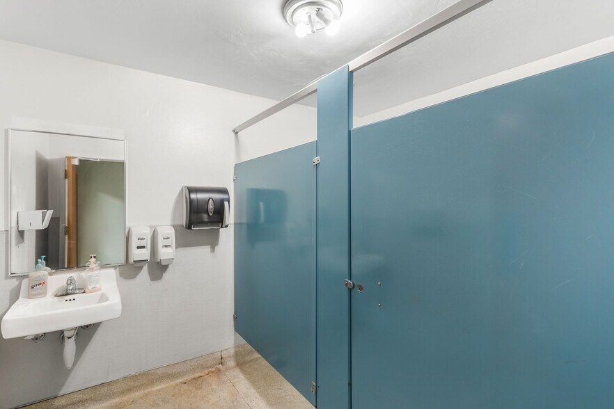 More Photos Of 106-108 W Main St, Woodland General Retail For Sale