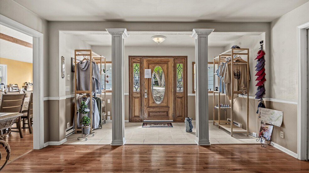 More Photos Of 118 6TH Ave, Ouray Hotel For Sale