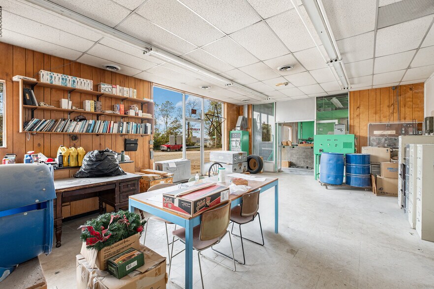 More Photos Of 330 N Front St, Ripley Flex For Sale