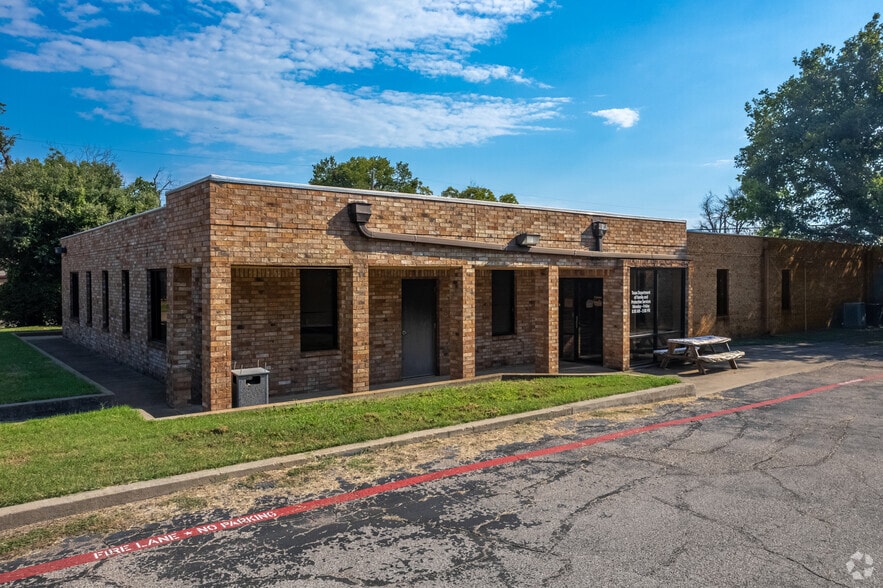 Primary Photo Of 1300 N Anglin, Cleburne Office For Lease