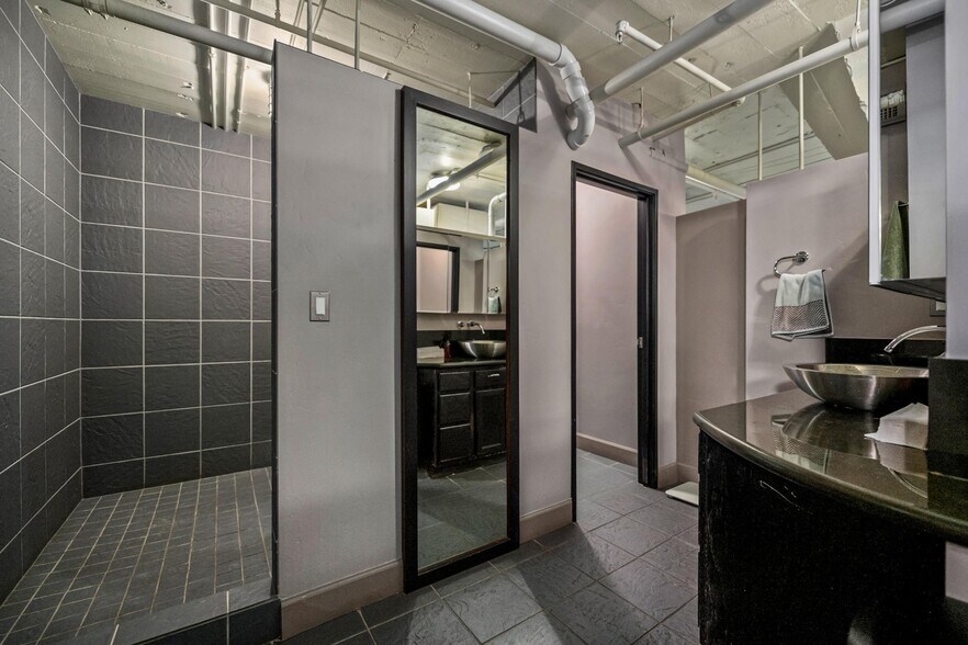 More Photos Of 2000 Arapahoe St, Denver Loft Creative Space For Lease