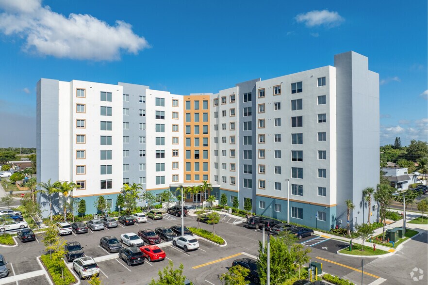 More Photos Of 890 N State Road 7, Hollywood Apartments For Lease