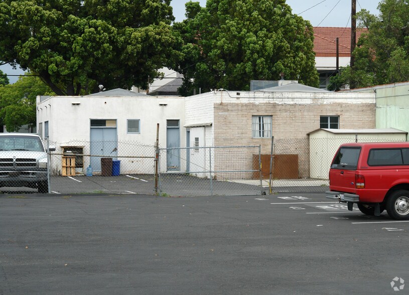 More Photos Of 911 De la Vina St, Santa Barbara Office For Lease