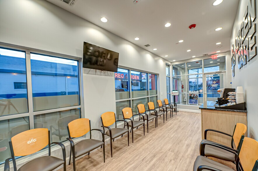 More Photos Of 24 Railroad Ave, Patchogue Office For Sale