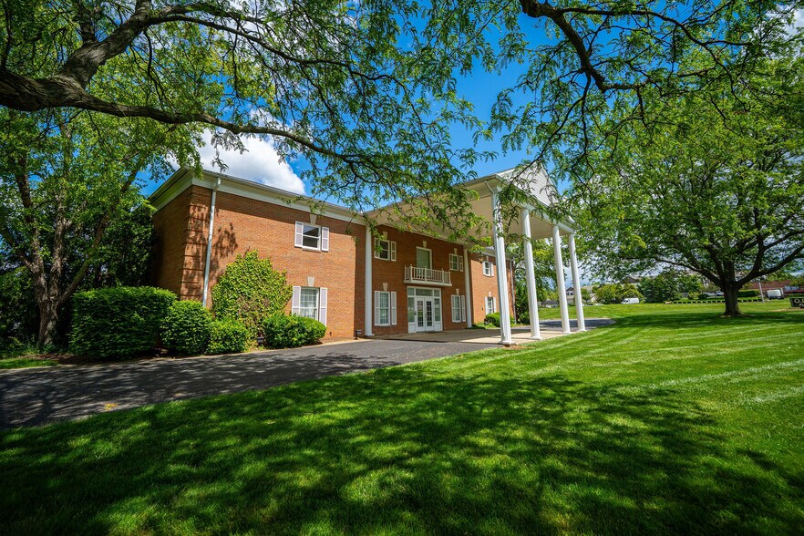 More Photos Of 2990 Bethel Rd, Columbus Funeral Home For Sale