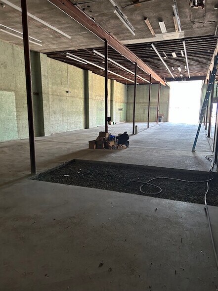 More Photos Of 147 Walnut St, Northvale Warehouse For Lease