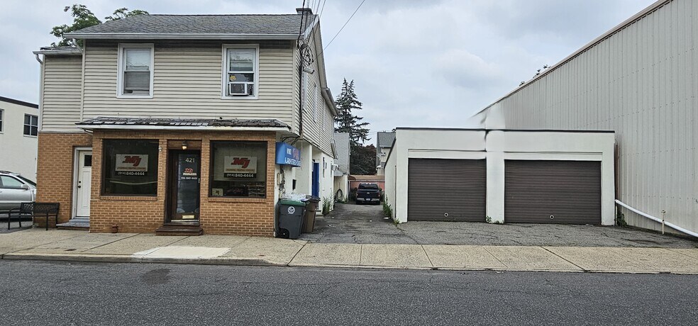 Primary Photo Of 421 Fifth Ave, Pelham Freestanding For Lease