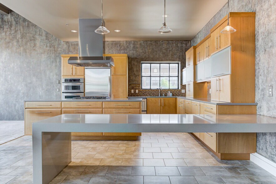 More Photos Of 914 N Broadway Ave, Oklahoma City Office Residential For Lease