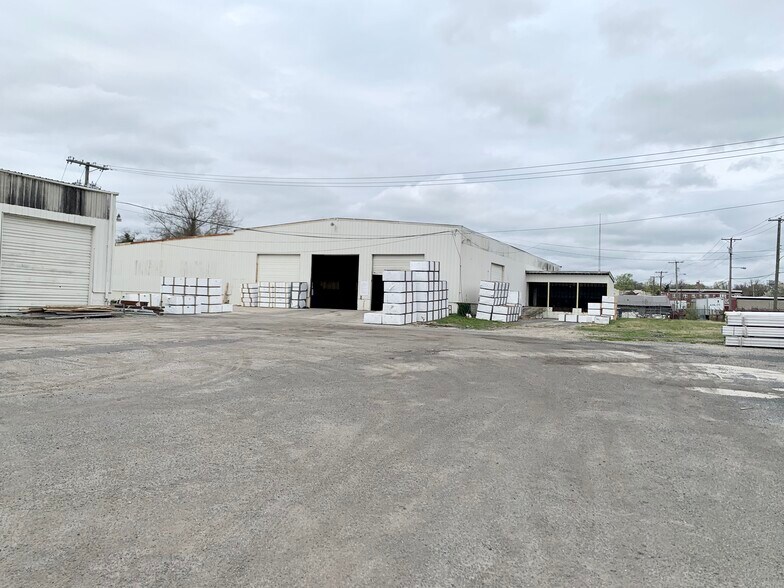 More Photos Of 1 Glass St, Bridgeton Warehouse For Lease