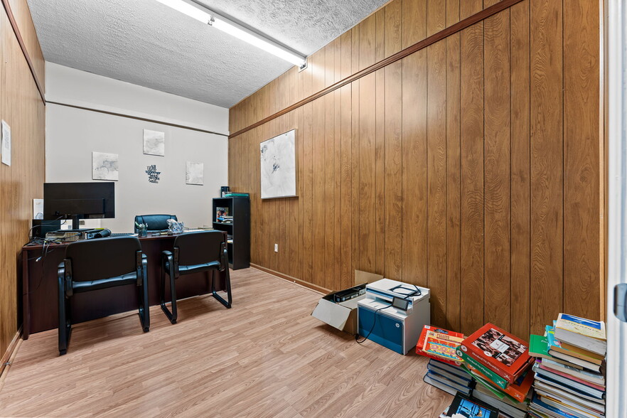 More Photos Of 402-406 Harris Ave, Raeford Storefront Retail Office For Sale