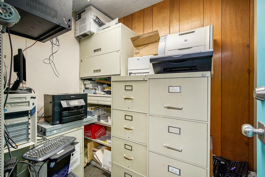 More Photos Of 1514 4th St, Jackson Healthcare For Sale