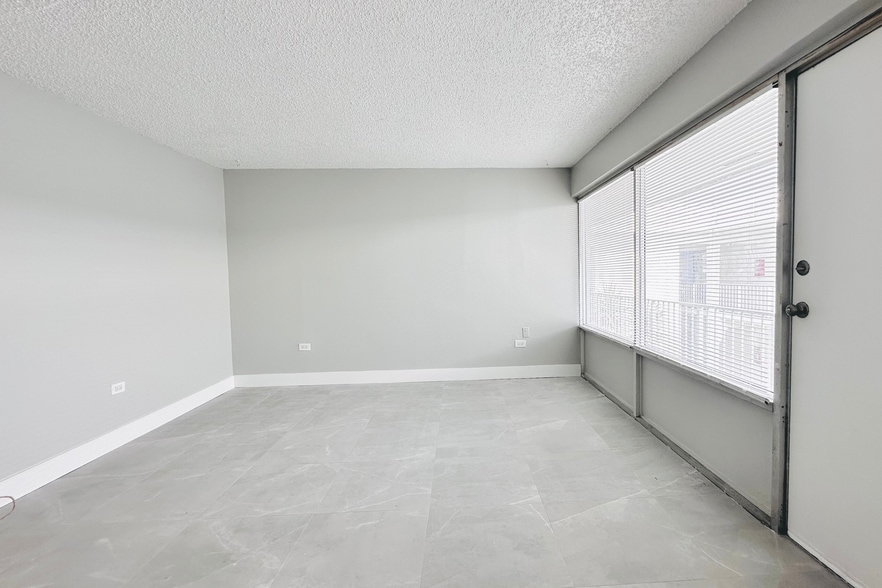 More Photos Of 999 W Prospect Rd, Oakland Park Apartments For Sale