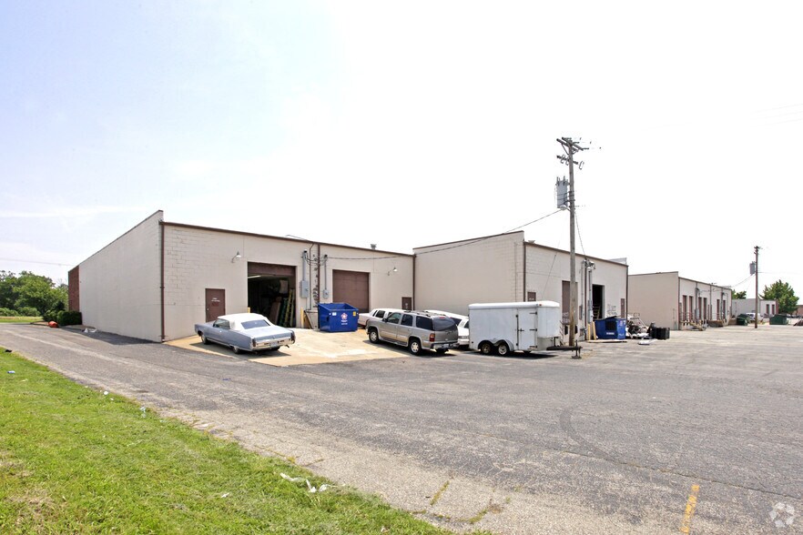 More Photos Of 60-82 Algana Dr, Saint Peters Warehouse For Lease