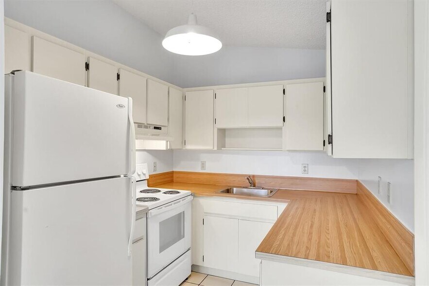 More Photos Of 5907 Tyler St, Hollywood Apartments For Sale