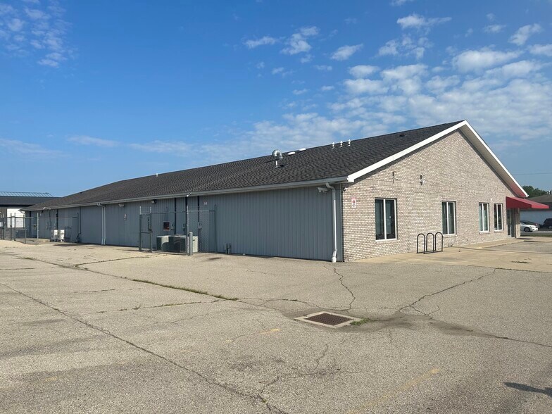 More Photos Of 435 E Columbia St, Springfield Medical For Lease