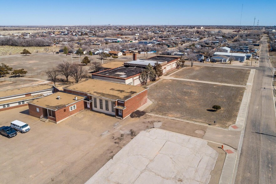 More Photos Of 2800 NW 9th Ave, Amarillo Schools For Sale