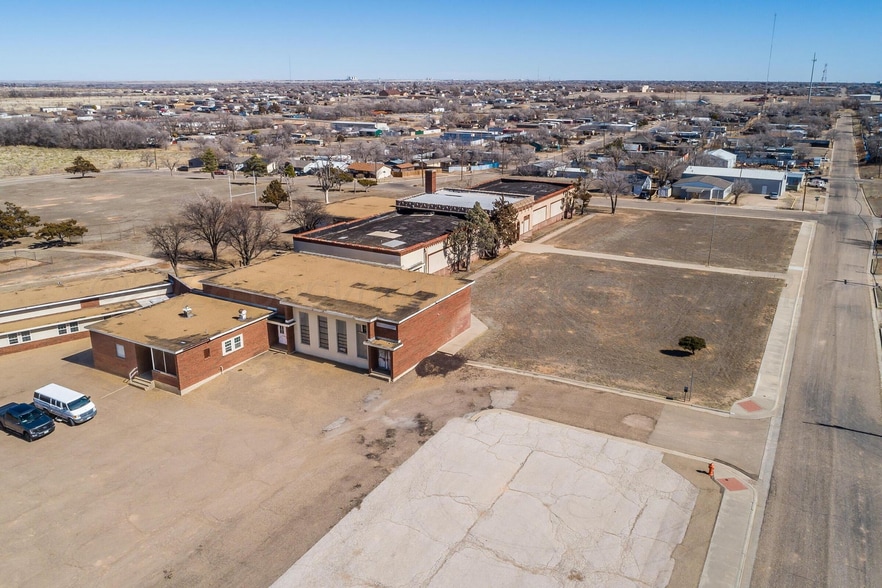 More Photos Of 2800 NW 9th St, Amarillo Schools For Sale