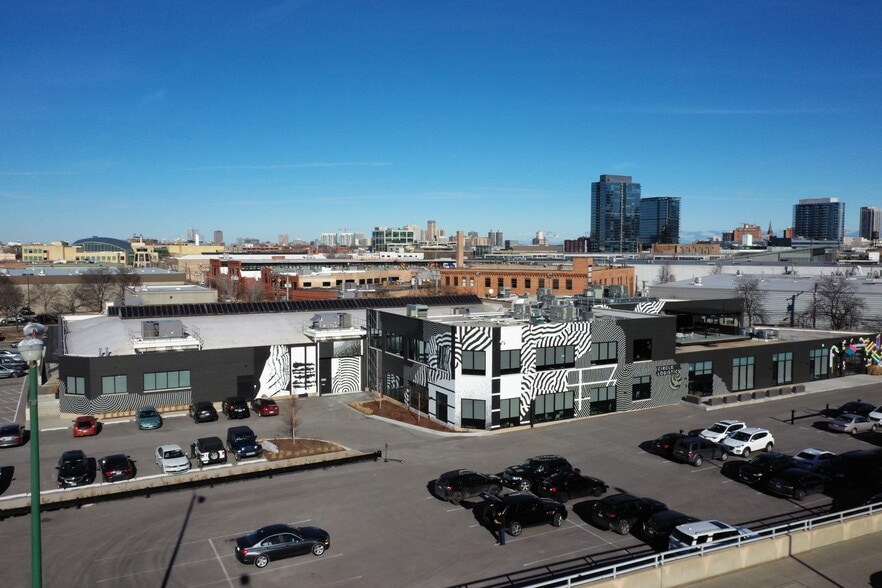 More Photos Of 1200 N Branch St, Chicago Office For Lease