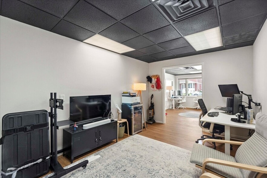 More Photos Of 200 & 204 W Main St, Waunakee Storefront Retail Residential For Sale