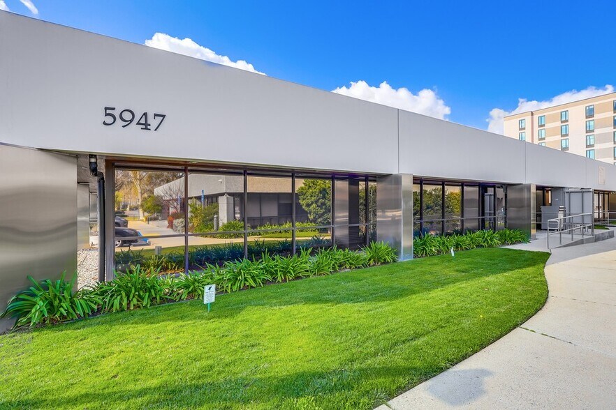 More Photos Of 5947-5951 Variel Ave, Woodland Hills Office For Sale