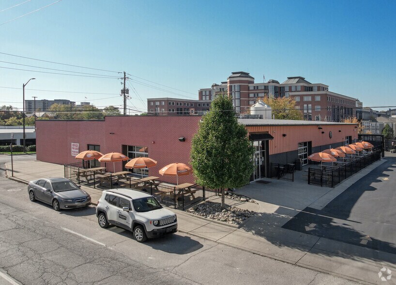 More Photos Of 140 S College Ave, Indianapolis General Retail For Lease