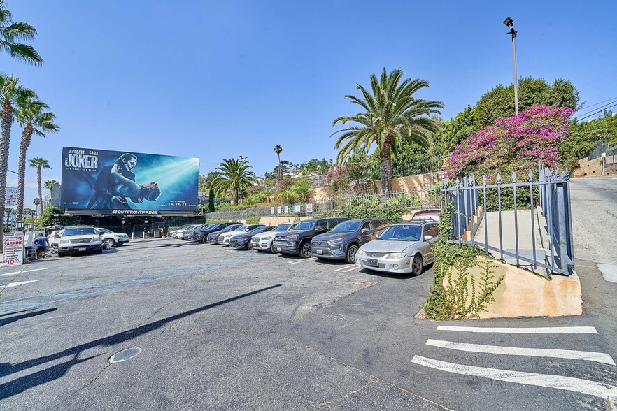 More Photos Of 8225 W Sunset Blvd, West Hollywood Restaurant For Lease