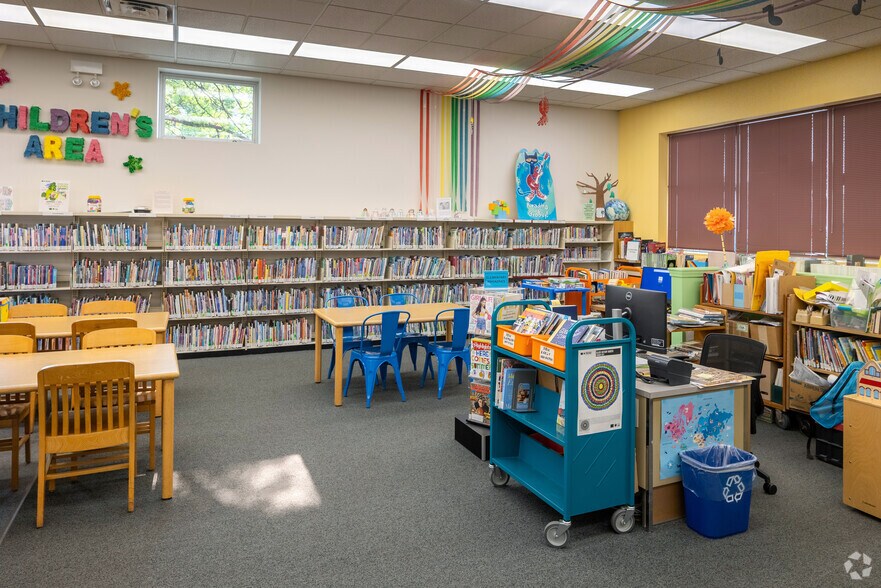 More Photos Of 4300-12 W North Ave, Chicago Freestanding For Sale