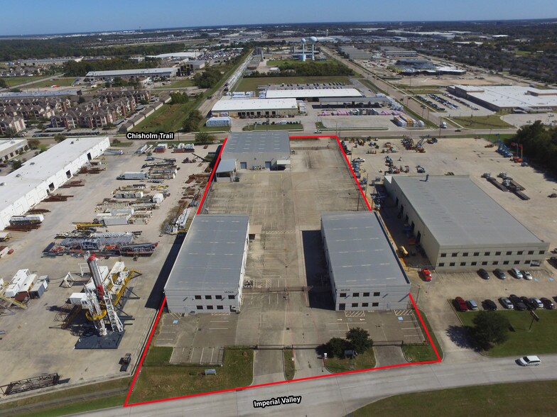 More Photos Of 18155 Chisholm Trl, Houston Warehouse For Lease