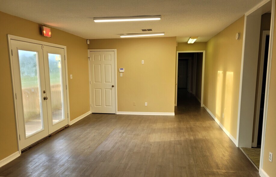 More Photos Of 2220 Church Ave., Mulberry Land For Lease
