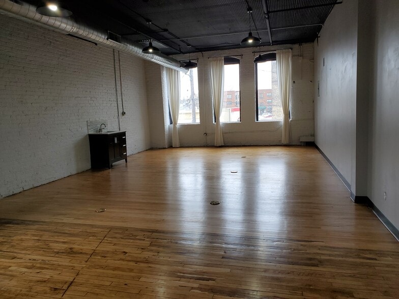 More Photos Of 609 S 10th St, Minneapolis Storefront Retail Office For Lease