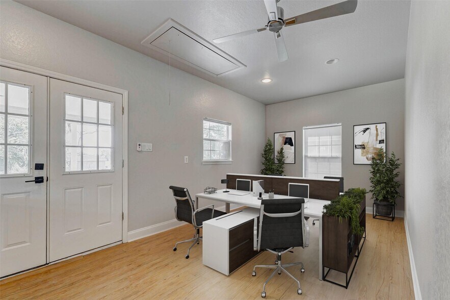 More Photos Of 8411 Syms St, Fulshear Office For Lease