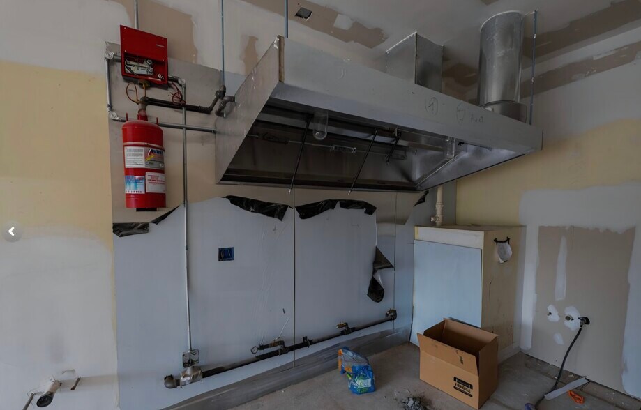 More Photos Of 286 Queen Anne Rd, Teaneck Flex For Lease