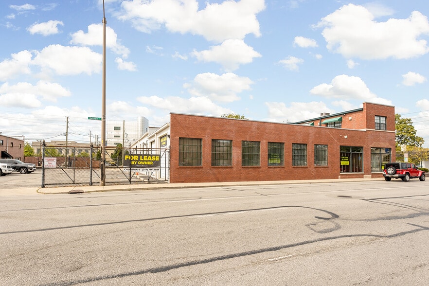 More Photos Of 838 N Delaware St, Indianapolis Unknown For Lease