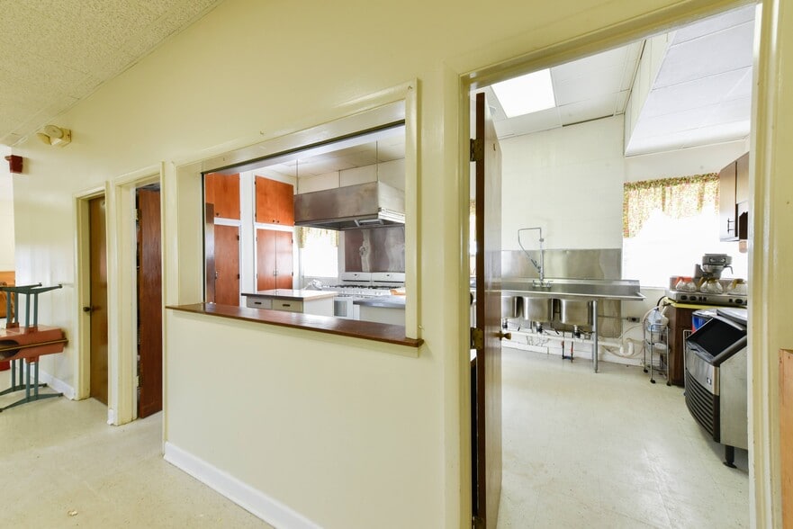 More Photos Of 3901 Raeford Rd, Fayetteville Religious Facility For Lease