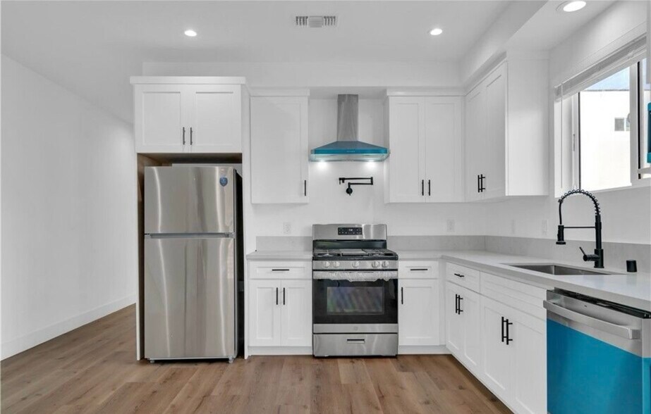 More Photos Of 2419 E 3rd St, Los Angeles Apartments For Sale