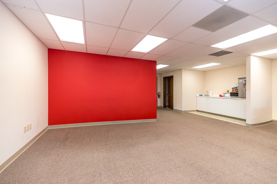 More Photos Of 908-918 Town Center, New Britain Office For Sale