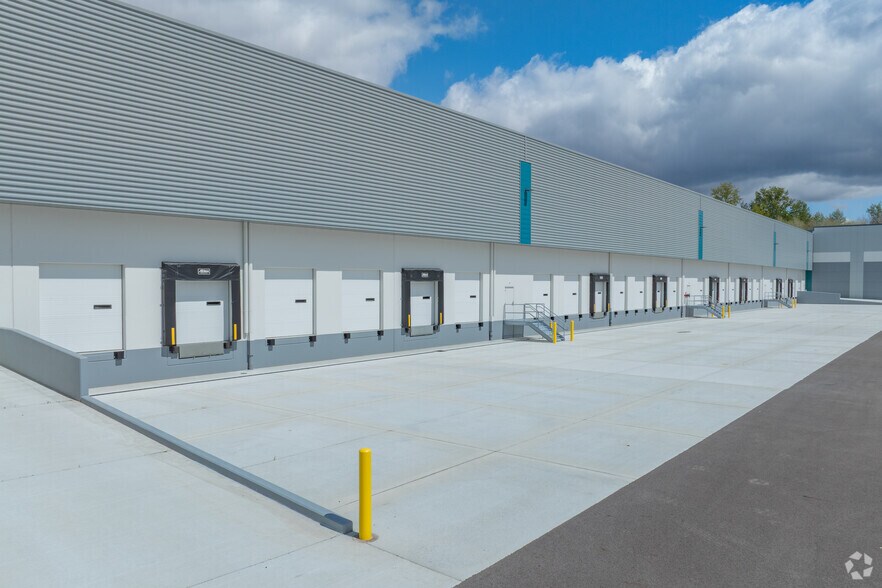 More Photos Of 6933 176th St E, Puyallup Distribution For Lease
