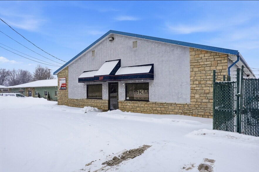 More Photos Of 237 Curtis St, Delaware Warehouse For Lease