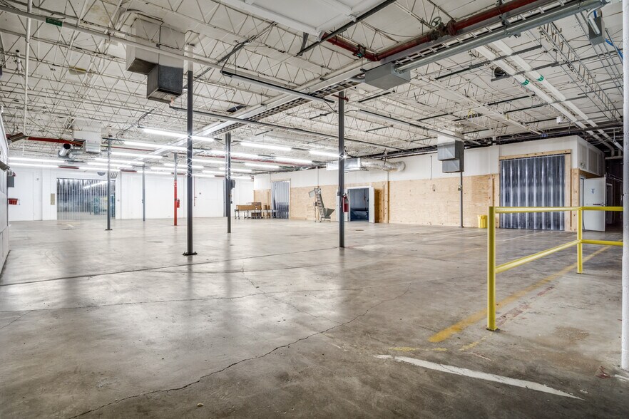 More Photos Of 338 Cliff Dr, Graham Manufacturing For Lease