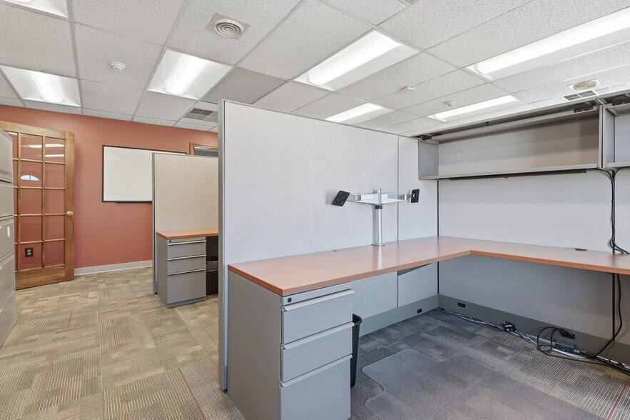More Photos Of 352 Park Ave, Woonsocket Office For Sale