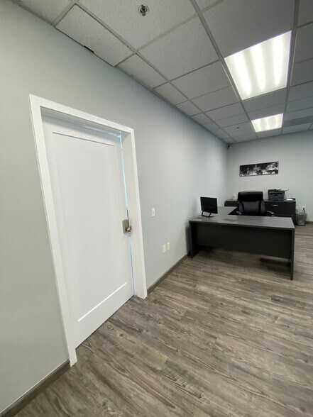 More Photos Of 3223 E Warm Springs Rd, Las Vegas Office For Lease