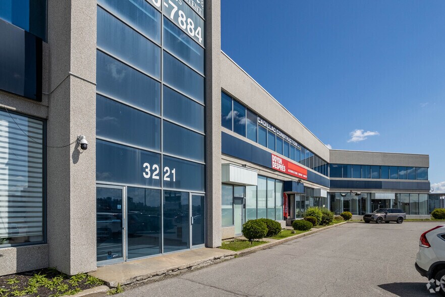 More Photos Of 3205-3273 Aut Jean-Noël-Lavoie, Laval General Retail For Lease