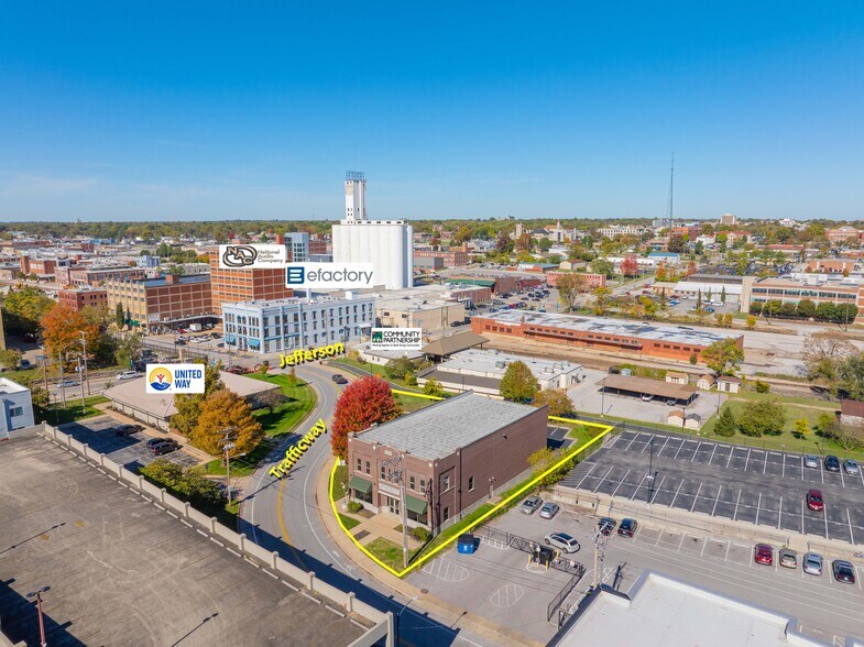 More Photos Of 425 E Trafficway St, Springfield Office For Sale