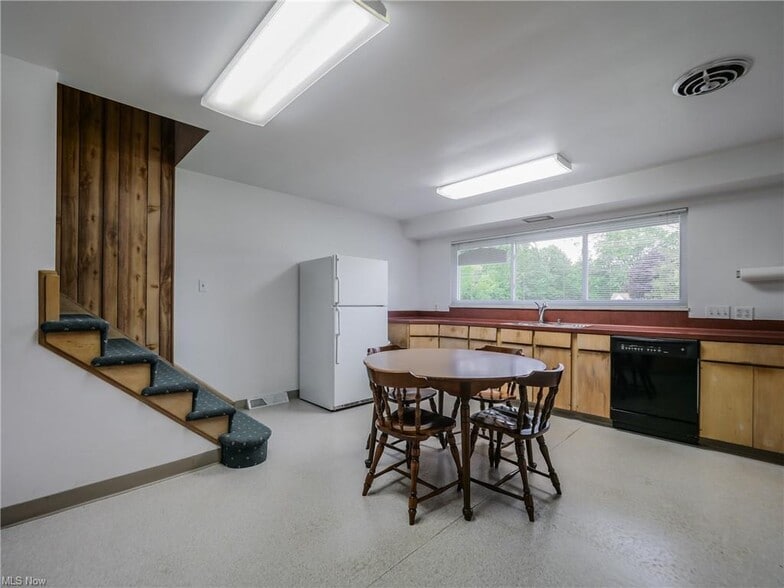 More Photos Of 31255 Lorain Rd, Cleveland Office Residential For Sale