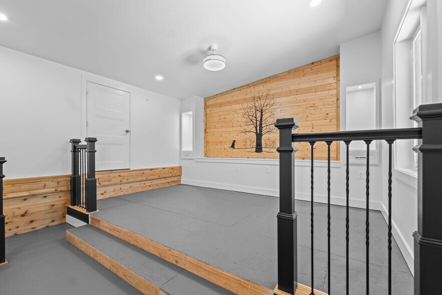 More Photos Of 18649 & 18645 Saddle Shop Ln, Springdale Lodge Meeting Hall For Sale